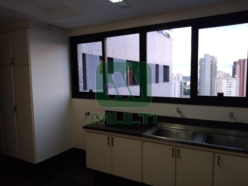 Apartamento à venda com 4 quartos, 271m² - Foto 4