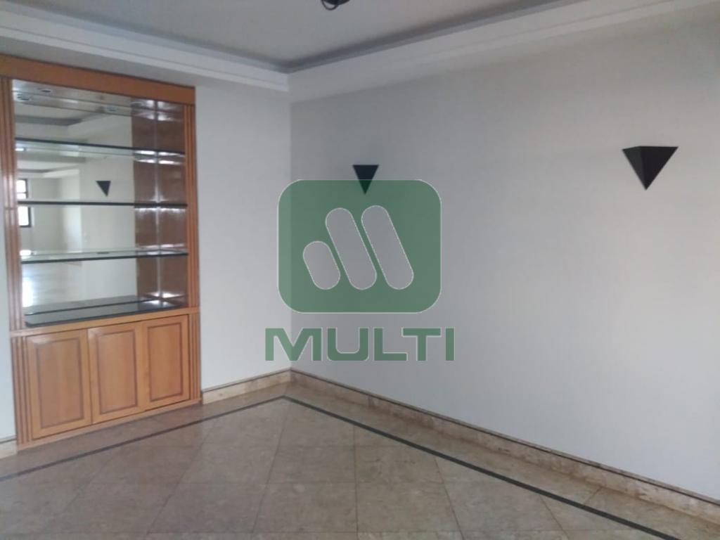 Apartamento à venda com 4 quartos, 271m² - Foto 11