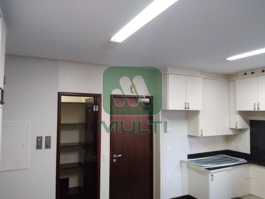 Apartamento à venda com 4 quartos, 271m² - Foto 16