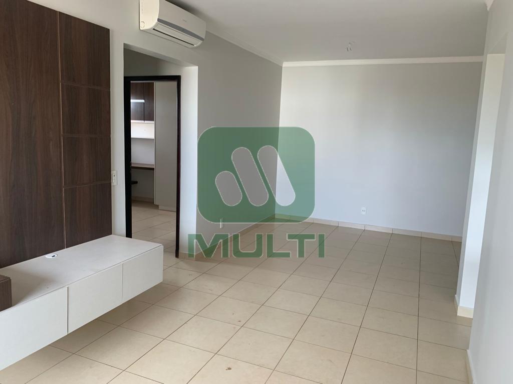 Apartamento à venda com 2 quartos, 65m² - Foto 3