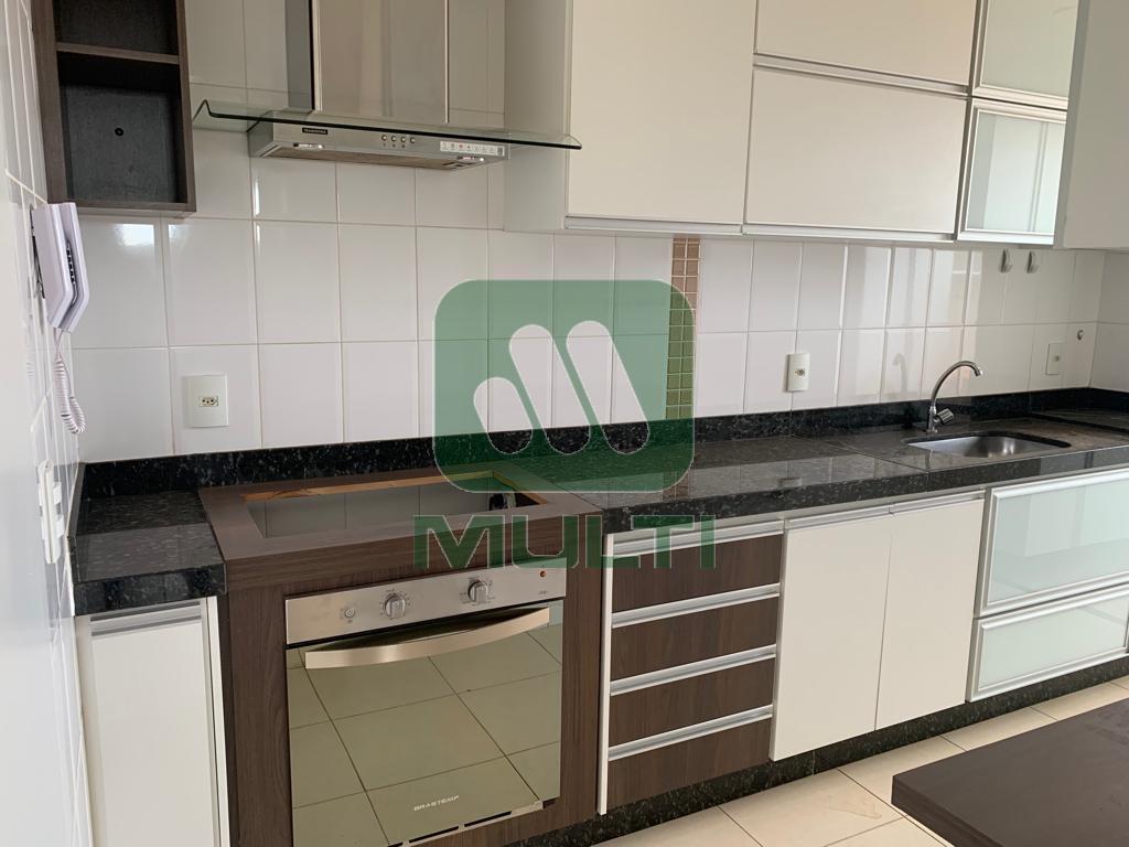 Apartamento à venda com 2 quartos, 65m² - Foto 4