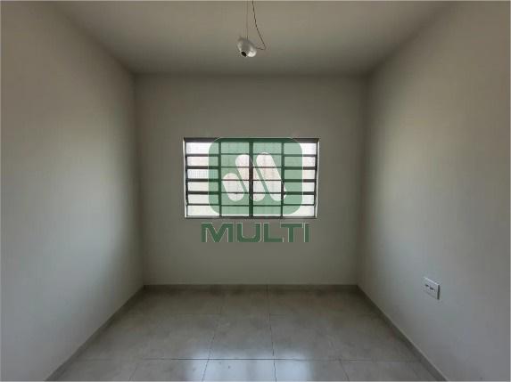 Casa à venda com 3 quartos, 160m² - Foto 2