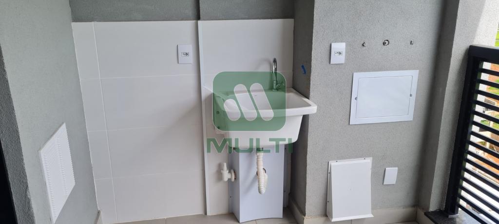 Apartamento à venda com 3 quartos, 81m² - Foto 3