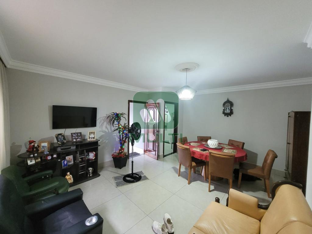 Casa à venda com 3 quartos, 172m² - Foto 2