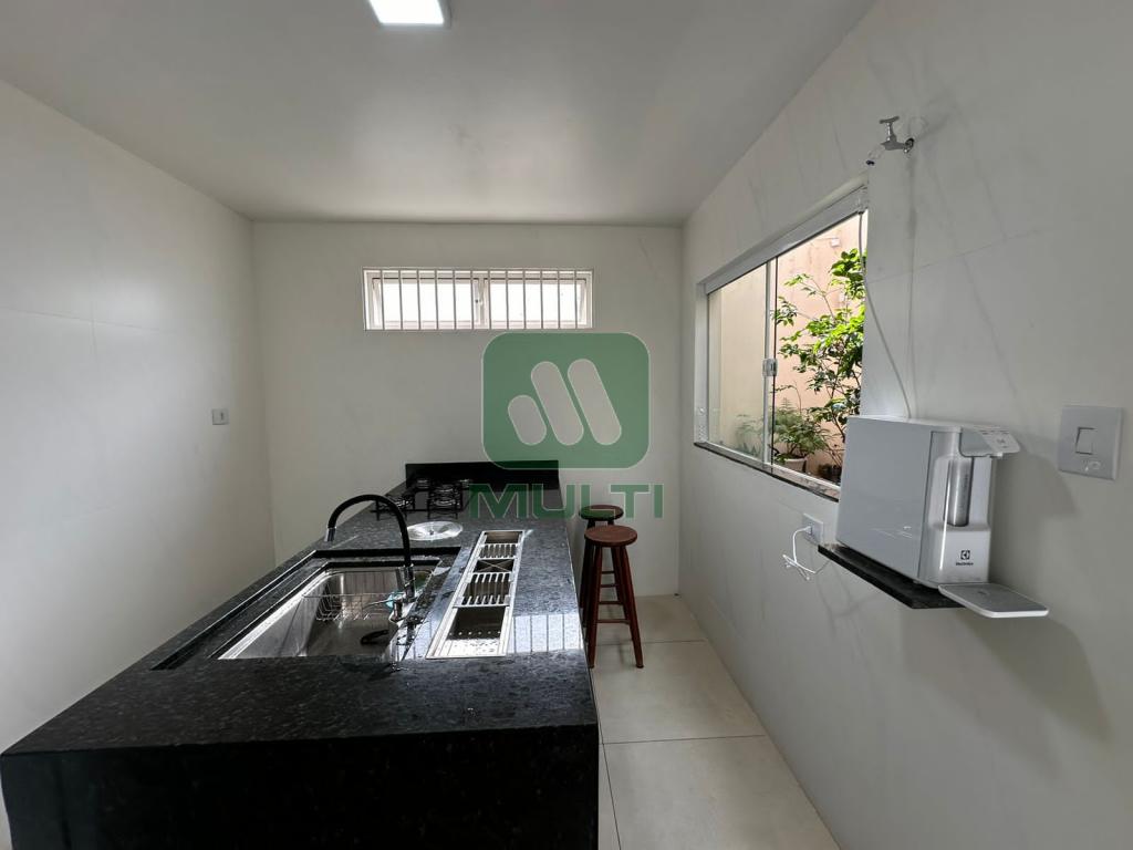 Casa à venda com 4 quartos, 140m² - Foto 6