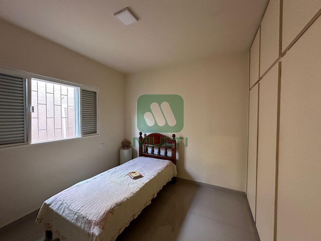 Casa à venda com 4 quartos, 140m² - Foto 9