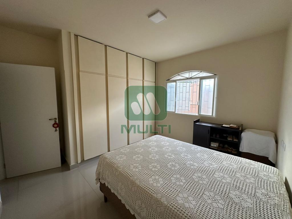 Casa à venda com 4 quartos, 140m² - Foto 10