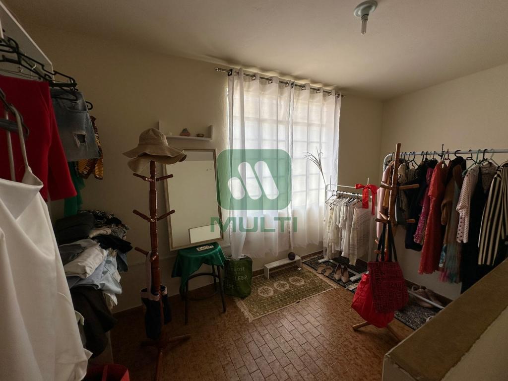 Casa à venda com 4 quartos, 140m² - Foto 11