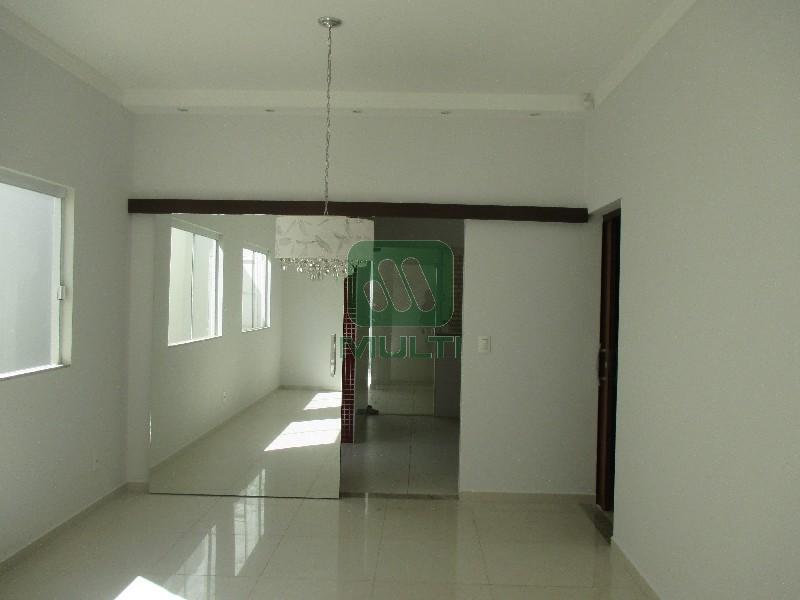 Casa à venda com 3 quartos, 160m² - Foto 1