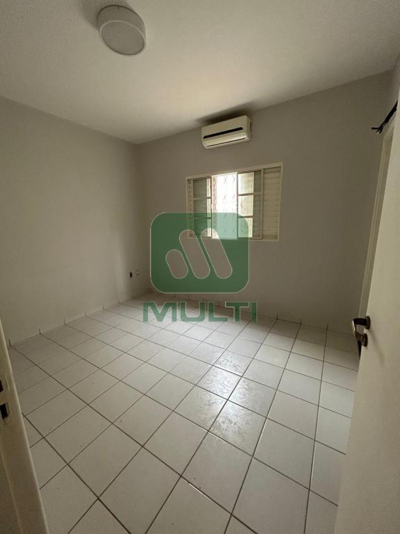 Casa à venda com 3 quartos, 200m² - Foto 10