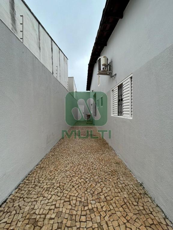 Casa à venda com 3 quartos, 200m² - Foto 14