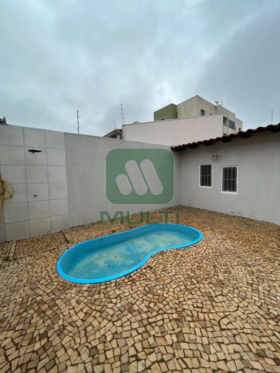 Casa à venda com 3 quartos, 200m² - Foto 17