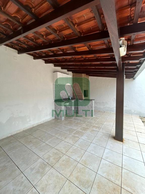 Casa à venda com 3 quartos, 200m² - Foto 18