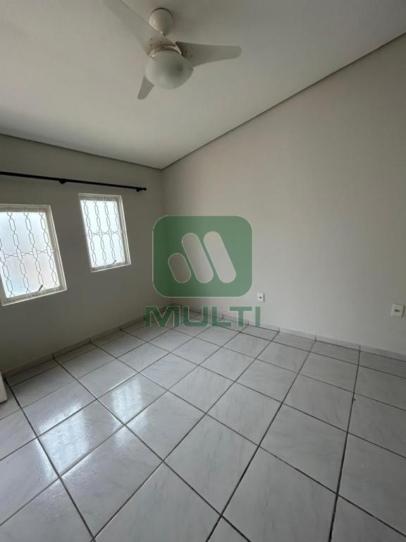 Casa à venda com 3 quartos, 200m² - Foto 20