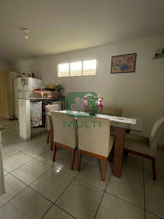 Casa à venda com 5 quartos, 200m² - Foto 5