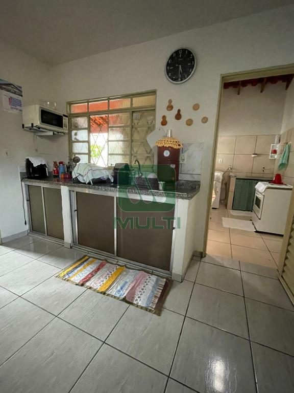 Casa à venda com 5 quartos, 200m² - Foto 12