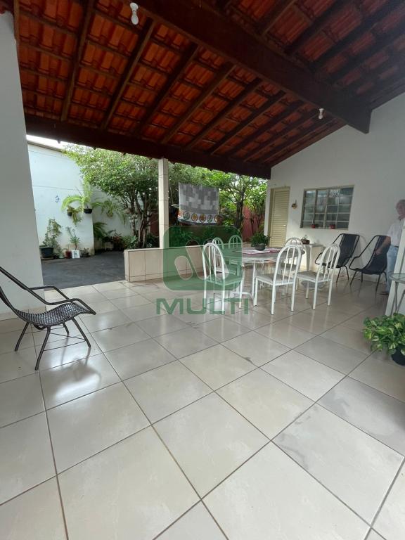 Casa à venda com 5 quartos, 200m² - Foto 15