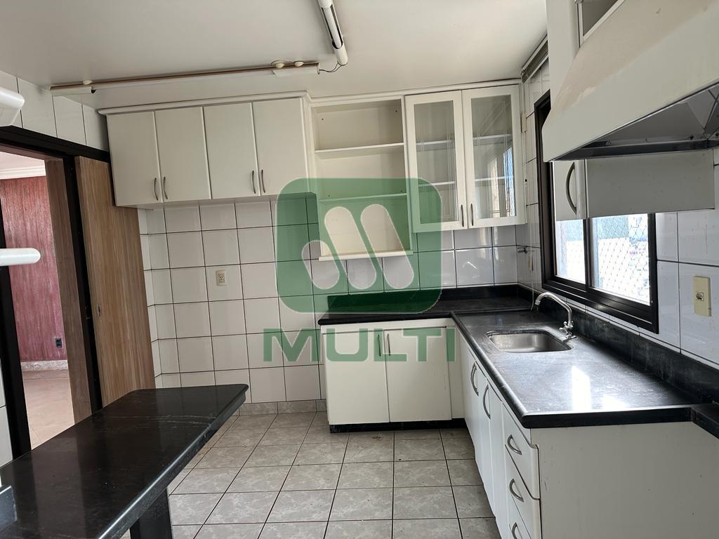 Apartamento à venda com 4 quartos, 143m² - Foto 7