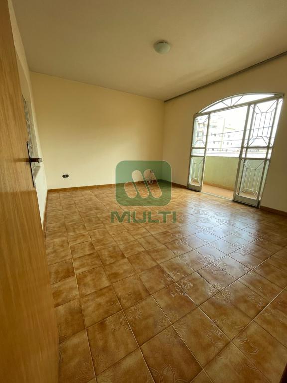 Casa à venda com 5 quartos, 322m² - Foto 4