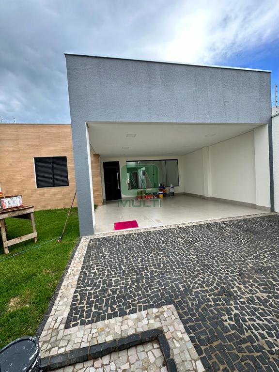 Casa à venda com 3 quartos, 179m² - Foto 2