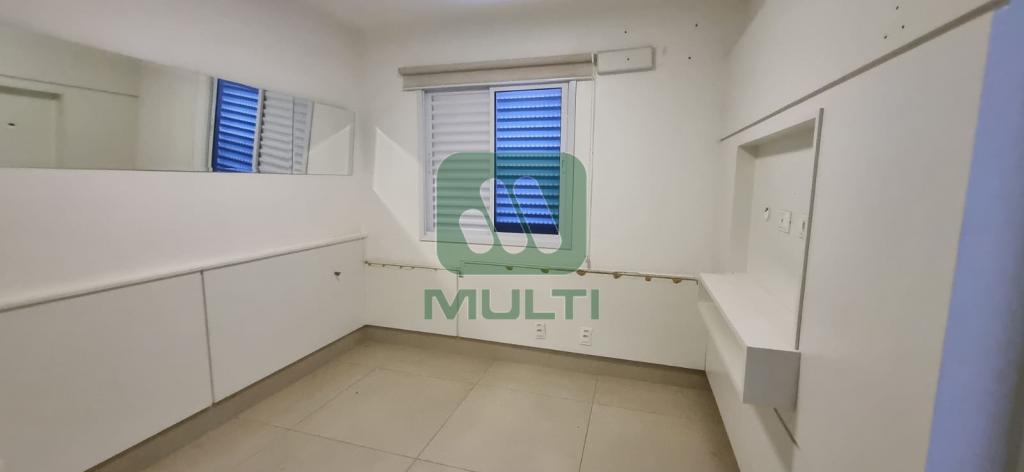 Apartamento à venda com 3 quartos, 142m² - Foto 9