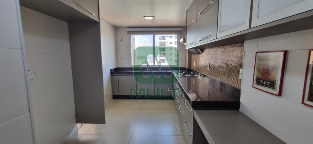 Apartamento à venda com 3 quartos, 142m² - Foto 19