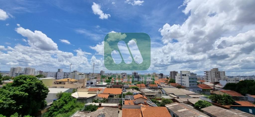 Apartamento à venda com 3 quartos, 87m² - Foto 3