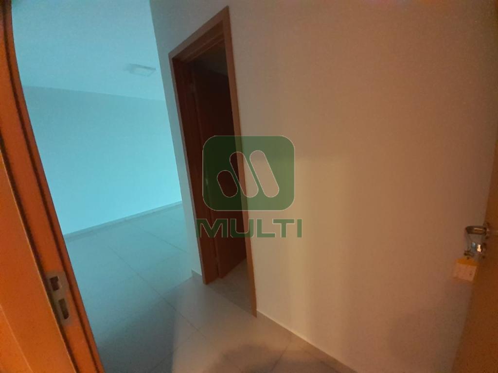 Apartamento à venda com 3 quartos, 94m² - Foto 2