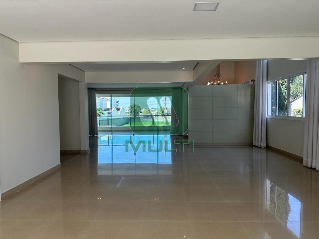 Casa de Condomínio à venda com 5 quartos, 781m² - Foto 3