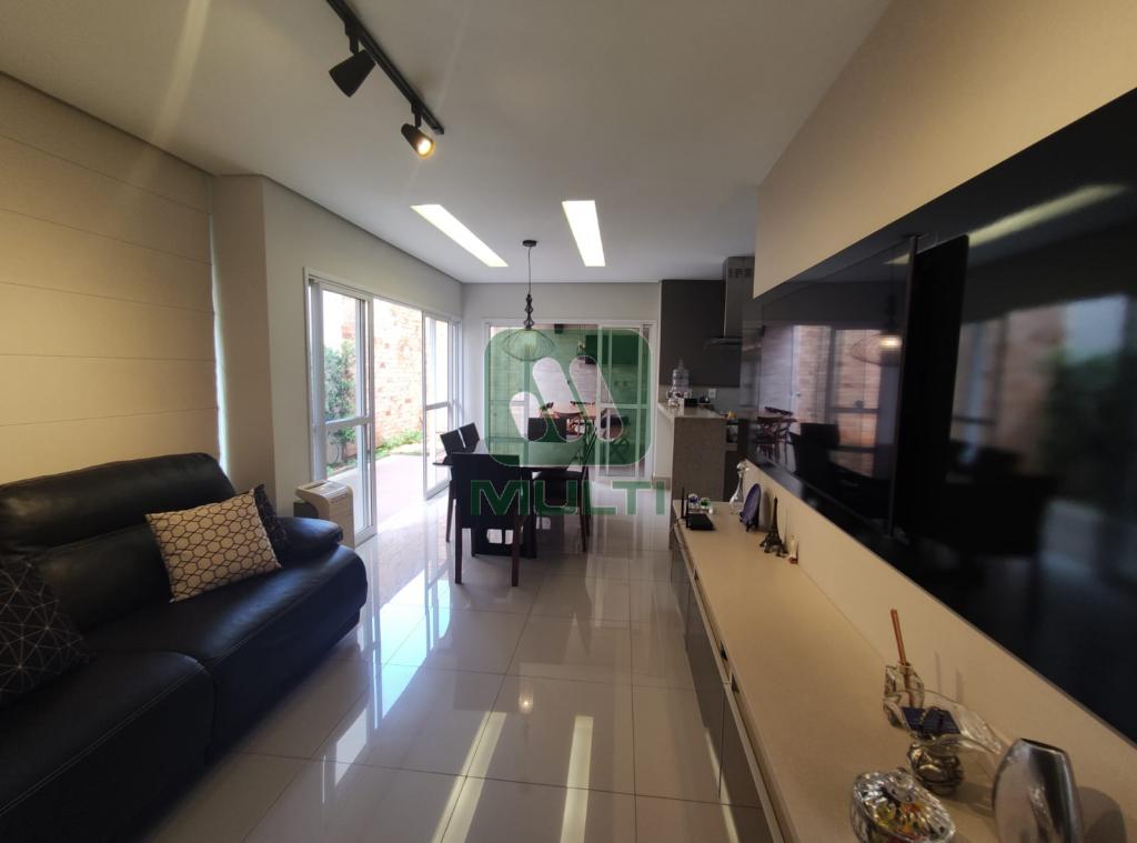 Casa de Condomínio à venda com 3 quartos, 175m² - Foto 1