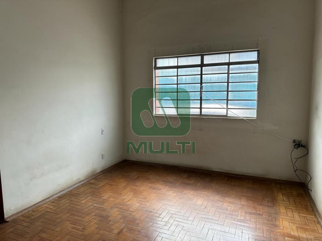 Casa à venda com 3 quartos, 183m² - Foto 3