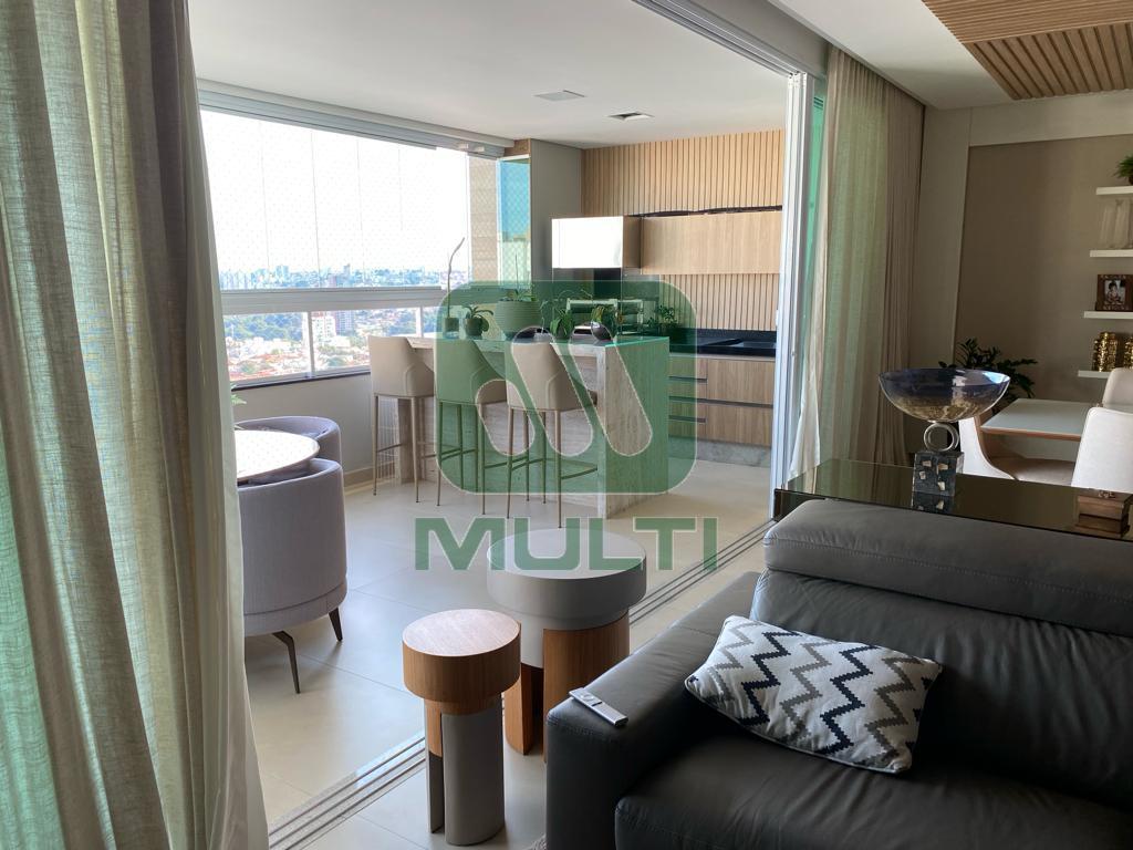 Apartamento à venda com 3 quartos, 197m² - Foto 3