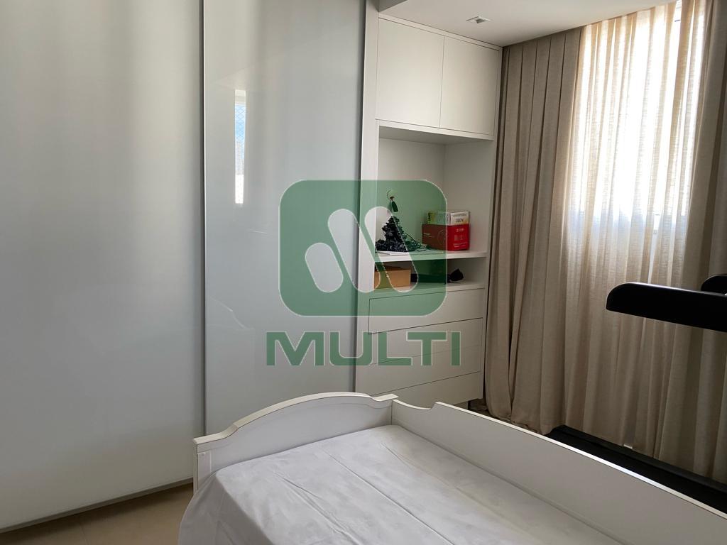 Apartamento à venda com 3 quartos, 197m² - Foto 11