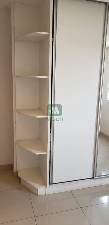 Apartamento à venda com 3 quartos, 110m² - Foto 2