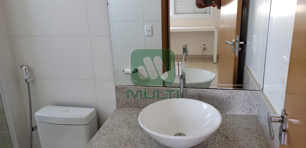 Apartamento à venda com 3 quartos, 110m² - Foto 3