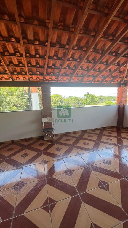 Casa à venda com 5 quartos, 200m² - Foto 5