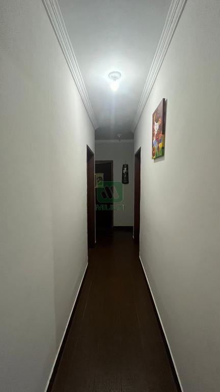 Casa à venda com 5 quartos, 200m² - Foto 7