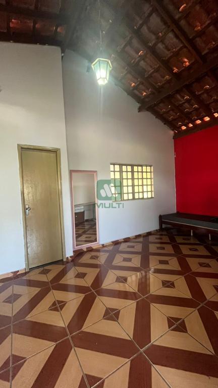 Casa à venda com 5 quartos, 200m² - Foto 10