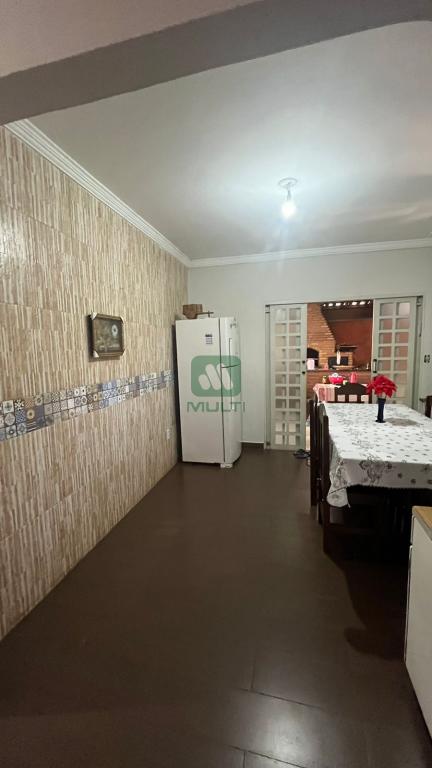 Casa à venda com 5 quartos, 200m² - Foto 35