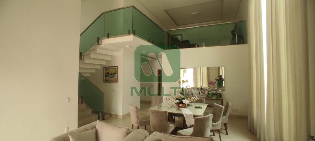 Casa de Condomínio à venda com 4 quartos, 278m² - Foto 2