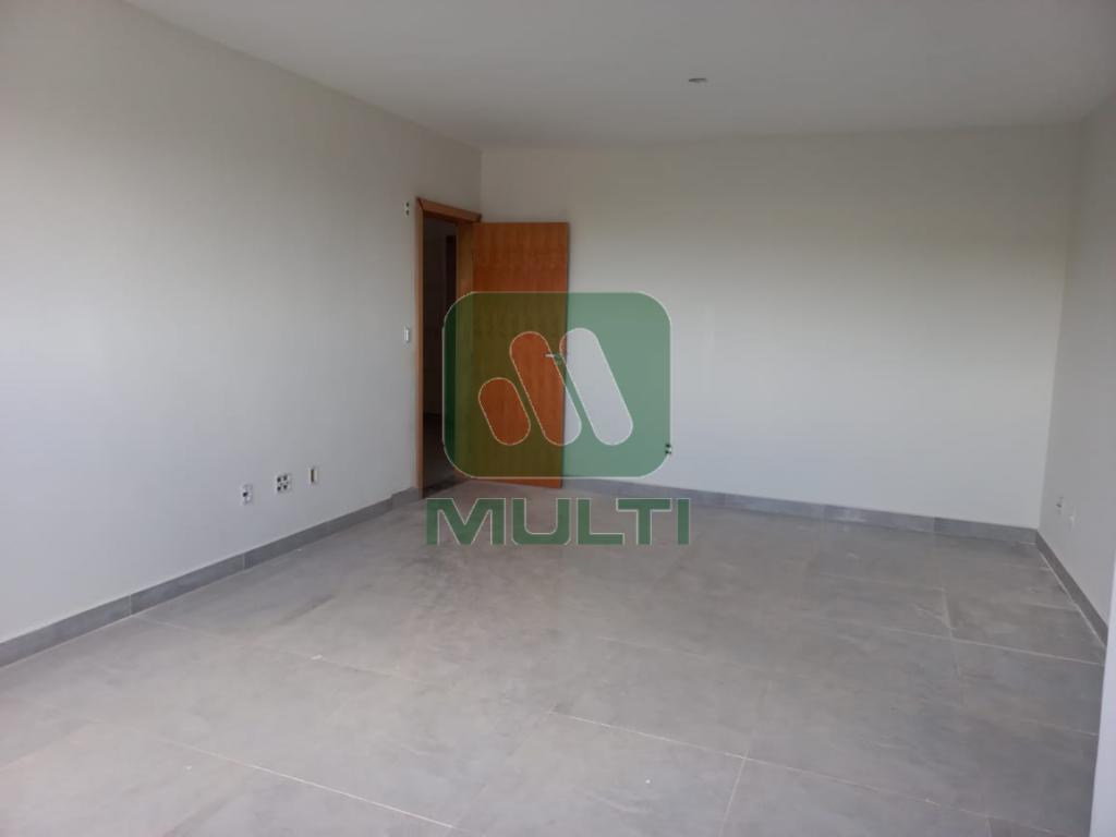 Apartamento à venda com 3 quartos, 76m² - Foto 1