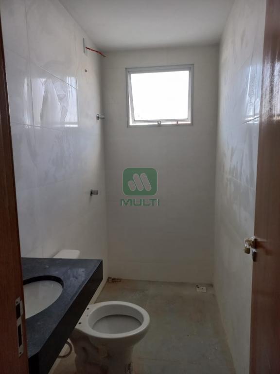 Apartamento à venda com 3 quartos, 76m² - Foto 2