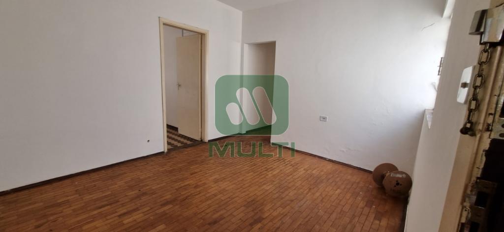 Apartamento à venda com 3 quartos, 83m² - Foto 3