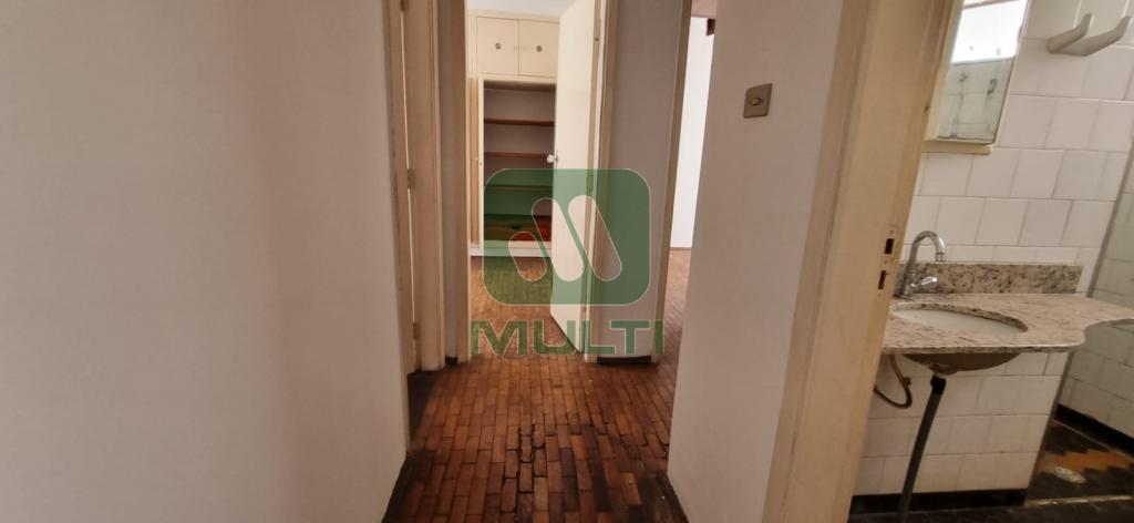 Apartamento à venda com 3 quartos, 83m² - Foto 4