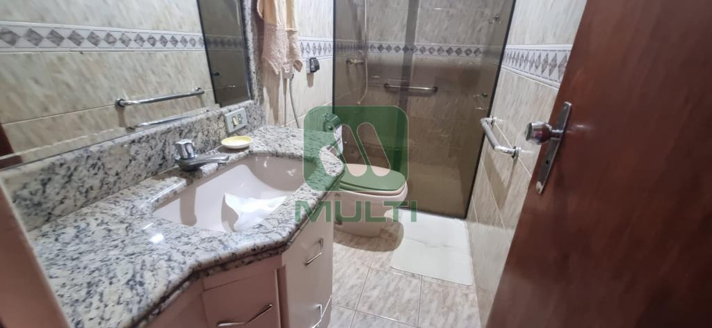 Apartamento à venda com 3 quartos, 135m² - Foto 13