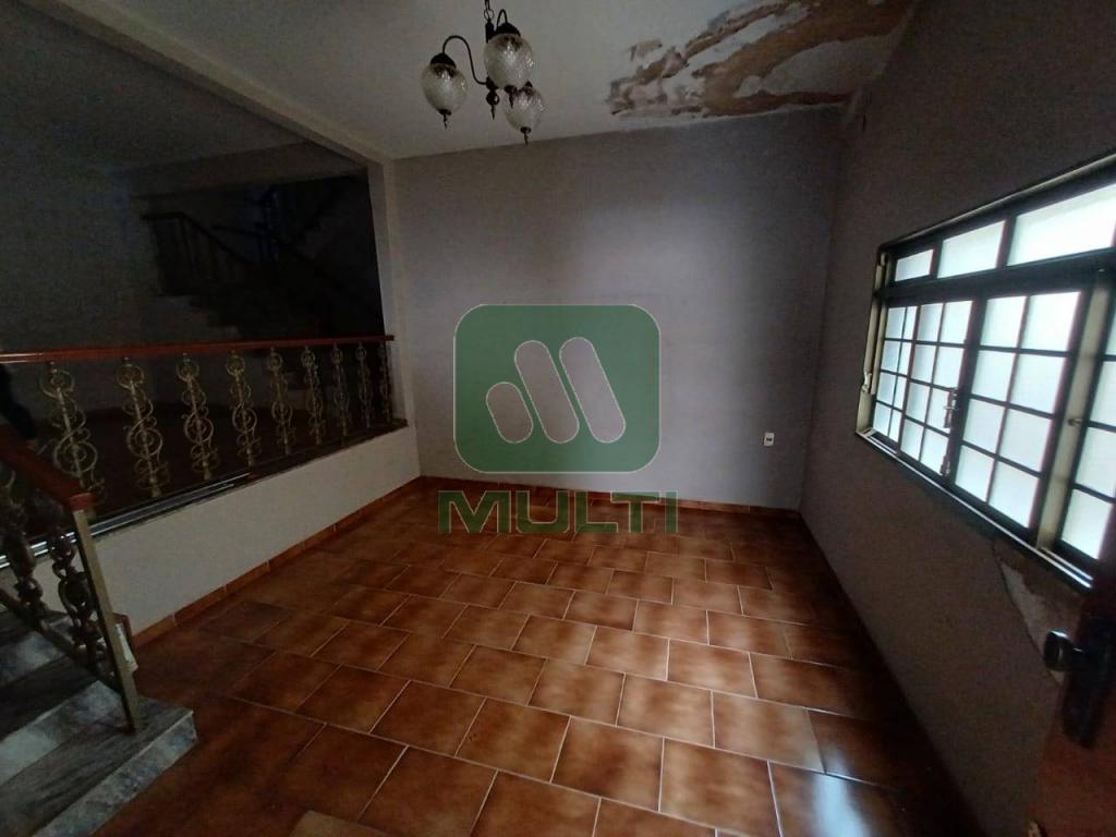 Casa à venda com 7 quartos, 400m² - Foto 2