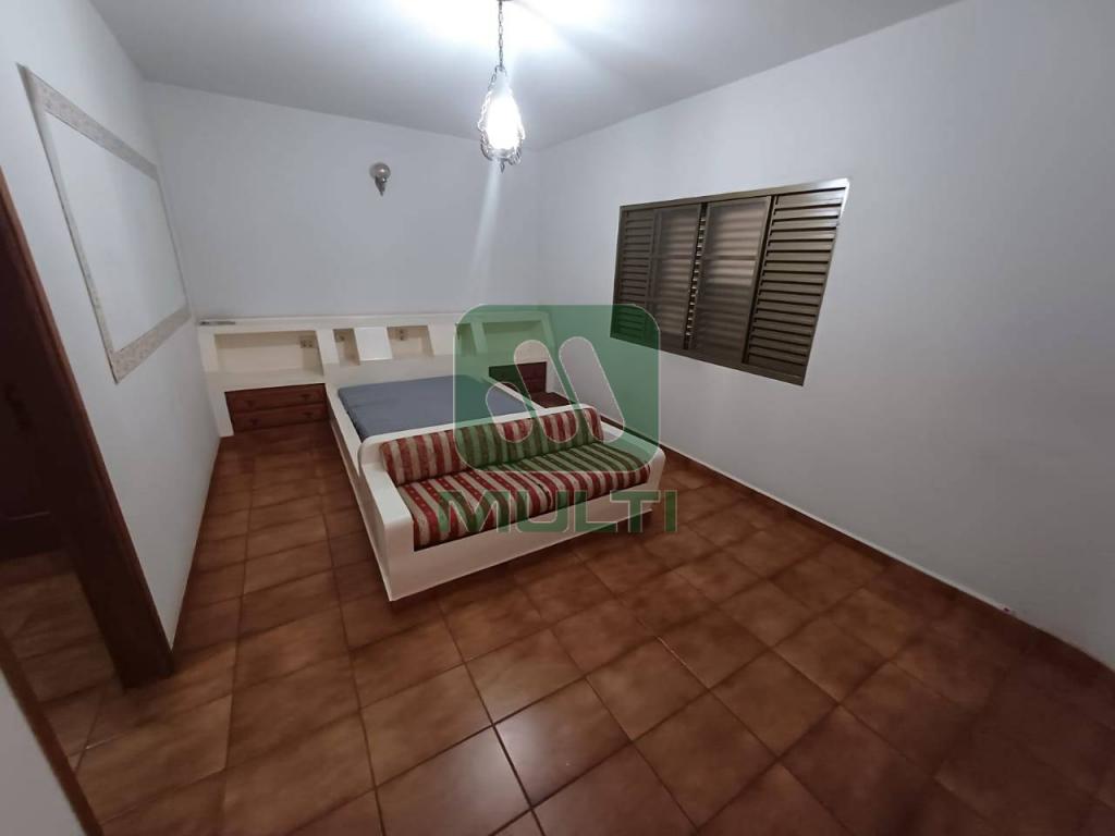 Casa à venda com 7 quartos, 400m² - Foto 4