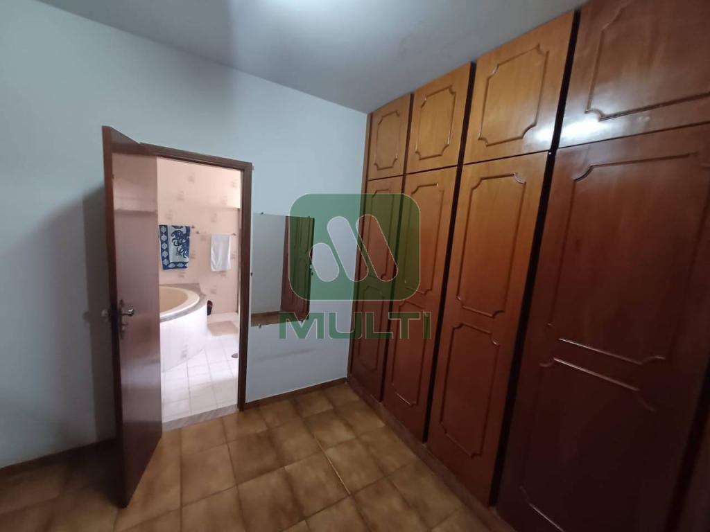 Casa à venda com 7 quartos, 400m² - Foto 7