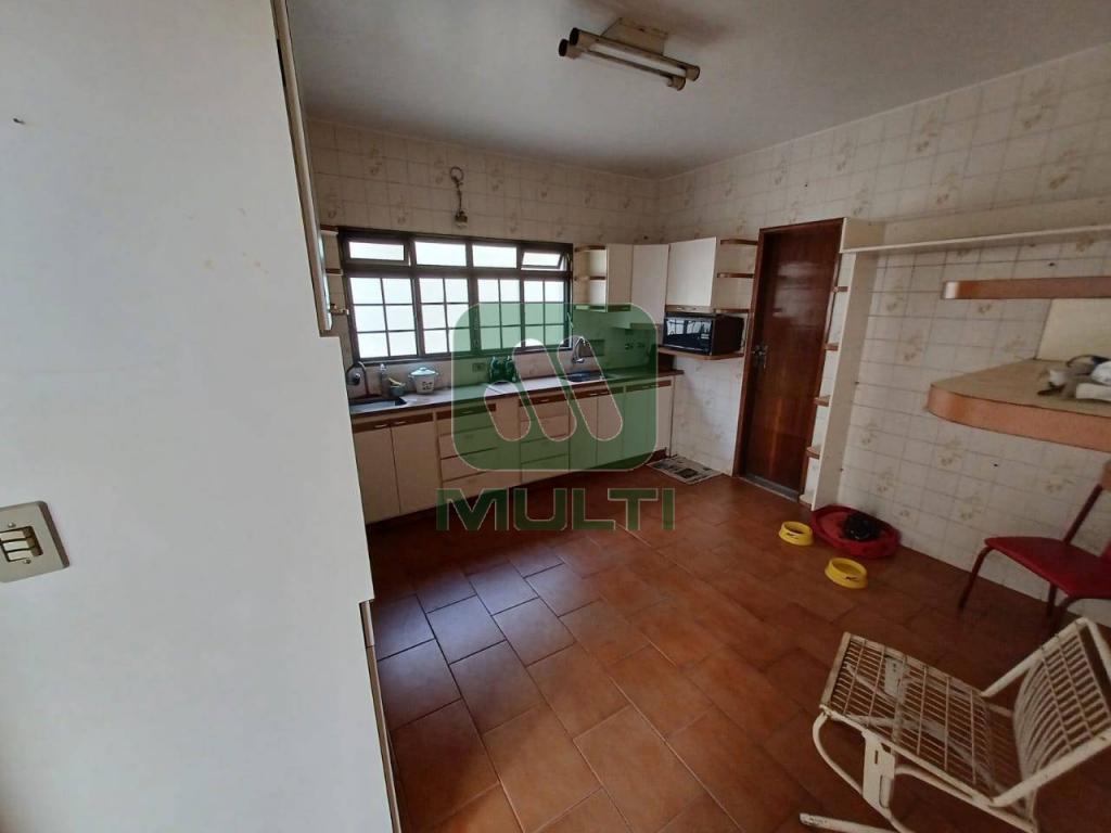 Casa à venda com 7 quartos, 400m² - Foto 16