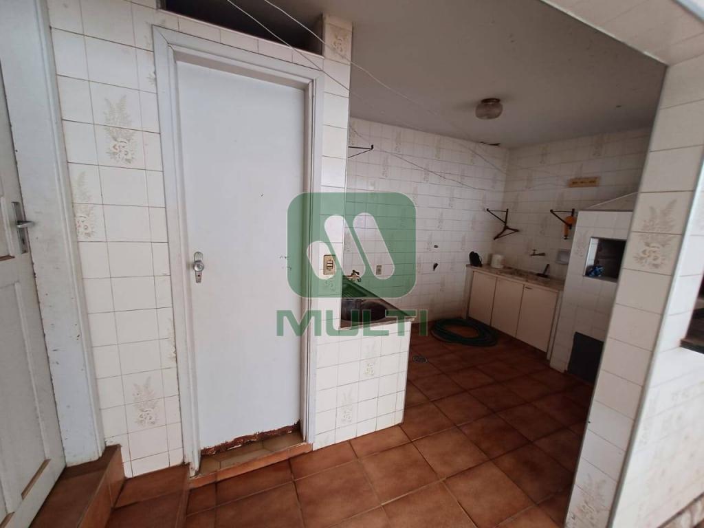 Casa à venda com 7 quartos, 400m² - Foto 18